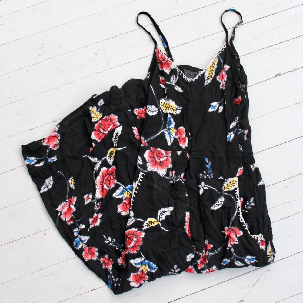 Francesca's Floral Jumpsuit~ Size M/Size 6